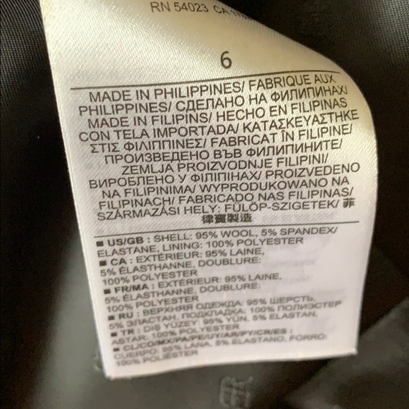 Banana Republic two button suit jacket, size 6 - Picture 6 of 6